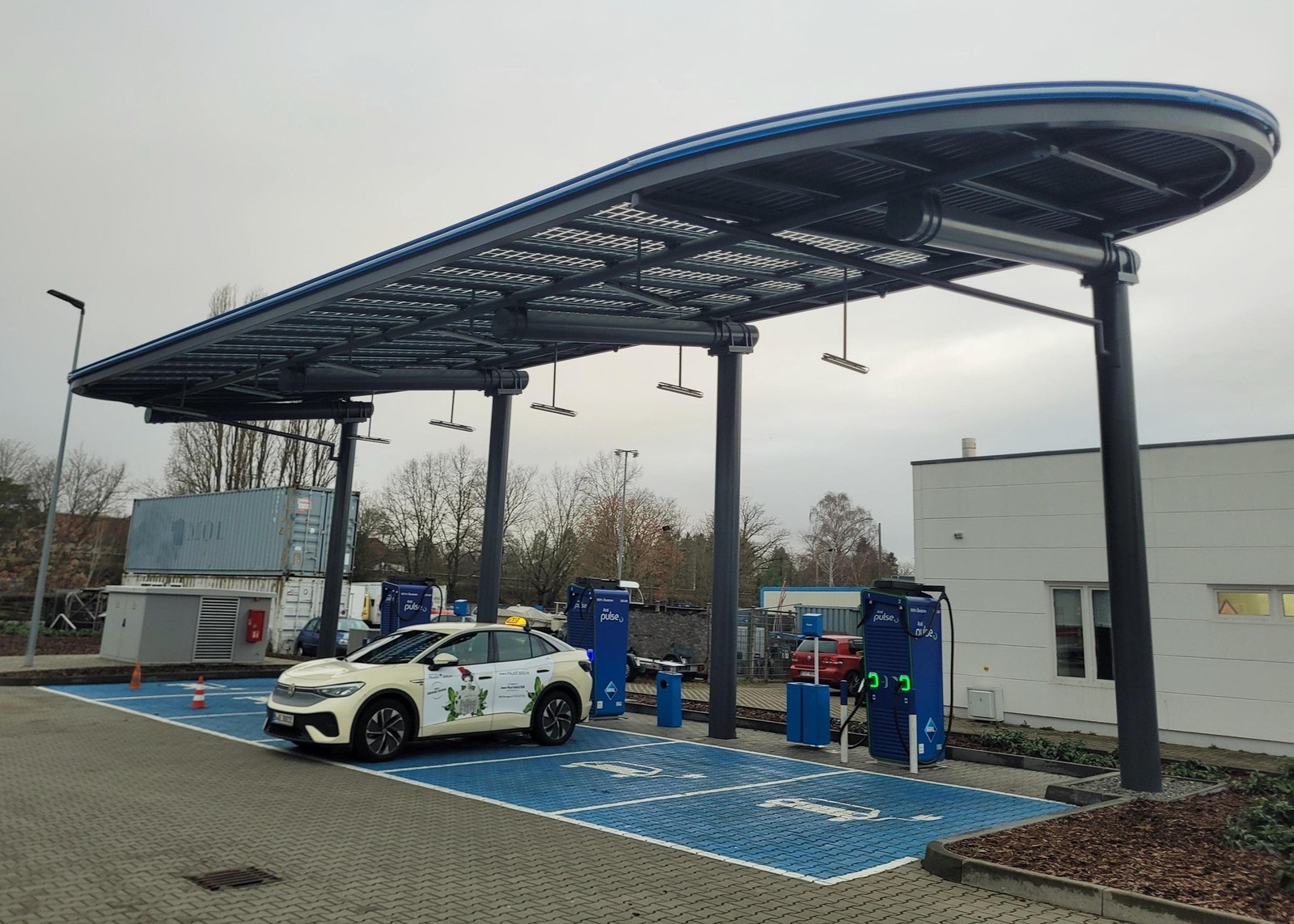 E-Ladeüberdachung Berlin